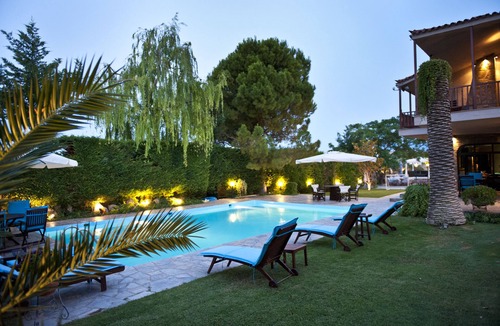 Chalcis Villa | Villa Bona: A secluded villa < 50 min. from Athens Intl. Airport