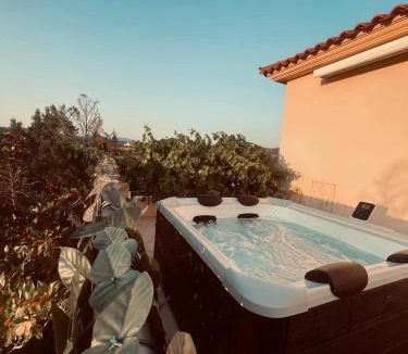Kymi-Aliveri Villa | Villa Discover Evia - With Private Jacuzzi