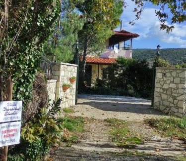Polidrosos Villa | VILLA DOROTHY STUDIO