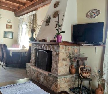 Polidrosos Apartment | Villa Dorothy360