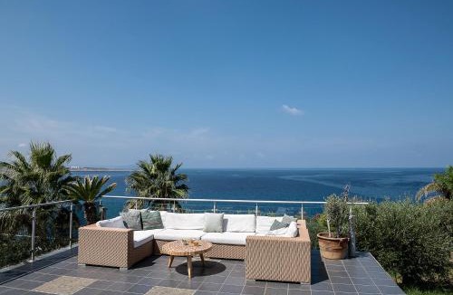 Chorafakia Villa | Villa Emilia front sea