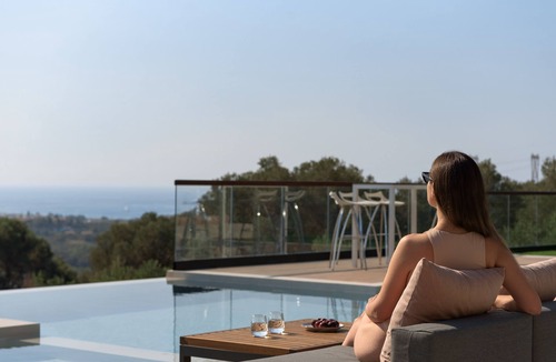 Maroulas Villa | Villa En Paraiso, a Majestic Seaview Retreat