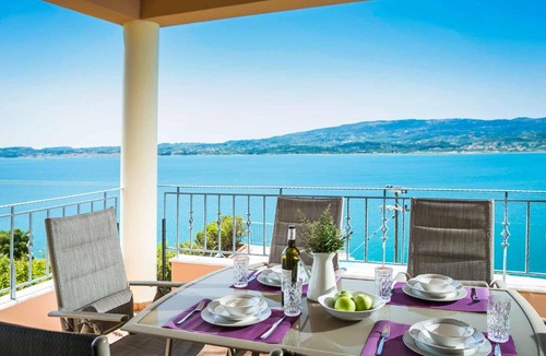 Farsa Villa | Villa Erato