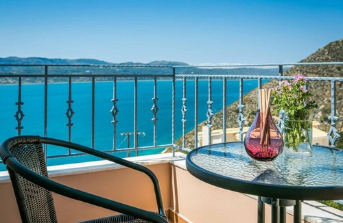 Farsa Villa | Villa Erato