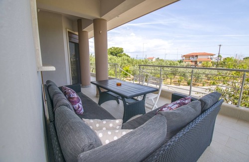 Nea Potidaia Cottage | Villa George by RentalsPro