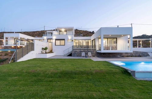 Agia Pelagia House | Villa Hara – 3BR Sea View with Private Pool
