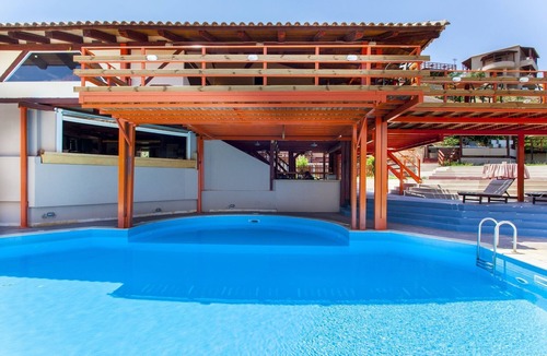 Malevizi Villa | VILLA HERA/ESTATE KARES
