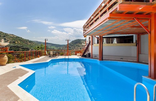 Malevizi Villa | VILLA HERA/ESTATE KARES