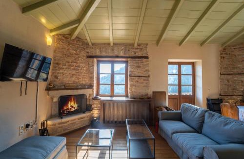 Karpenisi Villa | Villa Korfes-Κορφές Τριώροφη Βίλα για Οικογένειες και Παρέες