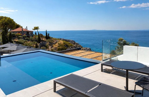 Lefktron Villa | Villa Leda