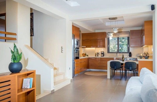 Potistiria House | Villa Merlin Summary: