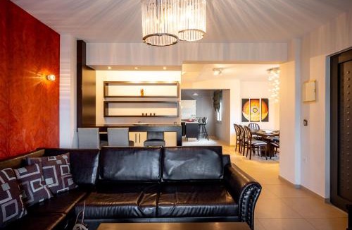 Agia Marina Villa | Villa Miami