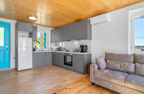 Ithaca Villa | Villa 'Milia's House' with Sea View, Wi-Fi and Air Conditioning