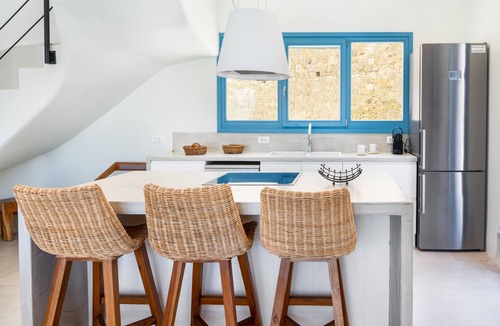 Kanalia Villa | Villa 'Myko By The Sea' with Sea View, Wi-Fi and Air Conditioning