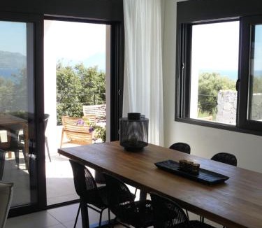 Pogonia Villa | Villa Mytikas, luxury in Greece with seaview and heated pool & jacuzzi