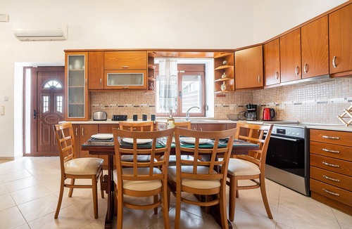 Fanai Villa | Villa 'Nikolaos' with Sea View, Wi-Fi and Air Conditioning