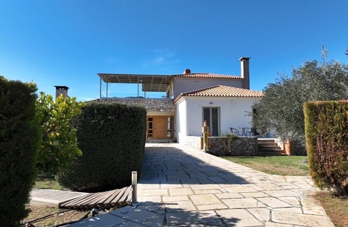 Nea Tirintha Villa | Villa & private pool nestled in beautiful olive grove min from OldTown Nafplio!