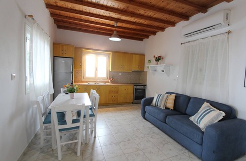 Naxos Villa | Villa Rouvis with outdoor Hot Tub