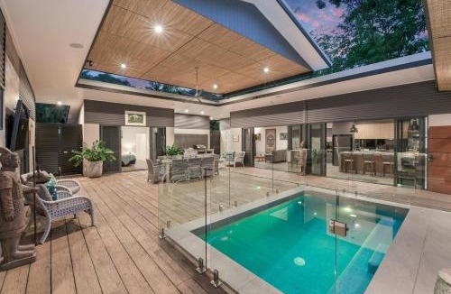 Redlynch Villa | Villa Thirty One - Balinese inspired Escape