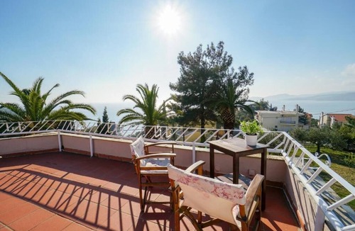Palaio Tsifliki Villa | Villa with great view and a few steps away from the beach !