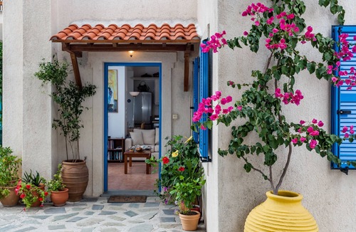 Glossa Villa | Villa with stunning view out to the sea accross the viladge of Glossa