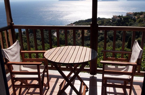 Glossa Villa | Villa with stunning view out to the sea accross the viladge of Glossa