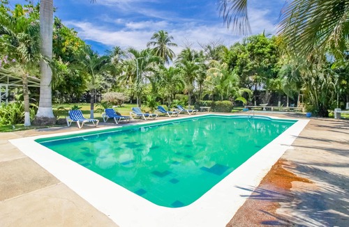 Puntarenas Apartment | Villa with terrace, shared pool & community gardens - walk to beach!