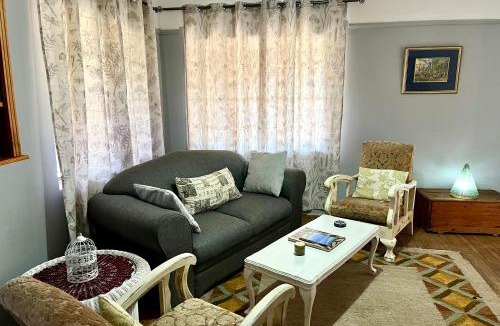 Fouriesburg House | Village Studio Guesthouse