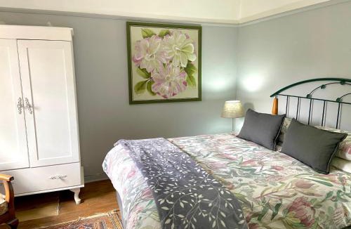 Fouriesburg House | Village Studio Guesthouse