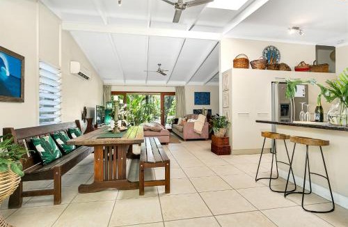 Whitfield Villa | Vista Hillview Family Villa