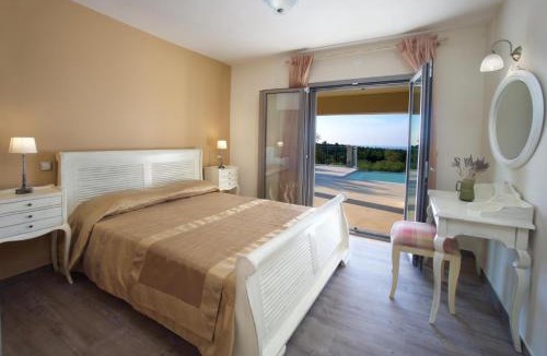 Antipata Villa | Vryonis by Vintage Travel