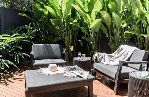 Noosa Heads Apartment | WALK TO BEACH, SHOPS, CAFES - STYLE - AIR CON