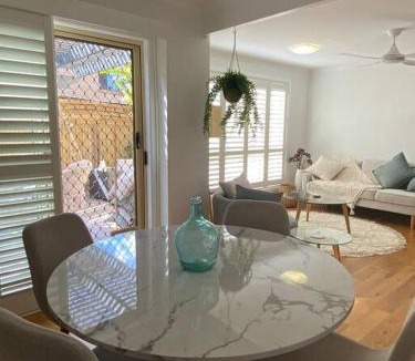 Mooloolaba Apartment | Walk to Moolooloola beach and pets welcome