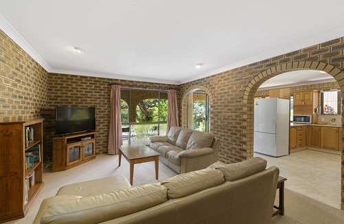 Point Lookout House | Walk to several beaches and adjacent to bush walking tracks.