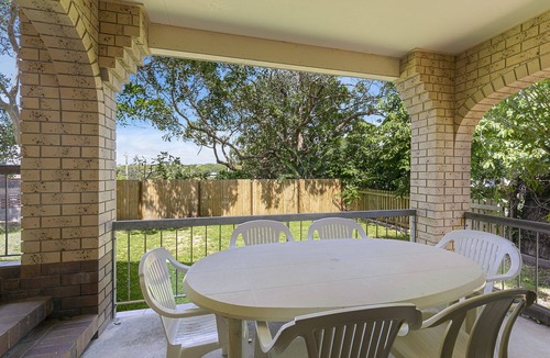 Point Lookout House | Walk to several beaches and adjacent to bush walking tracks.