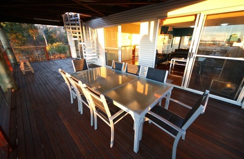 Orchid Beach House | Wanyari-great views with whale watching decks