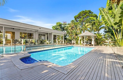 Bundall House | Waterfront Escape Sorrento, 5BD, Pool