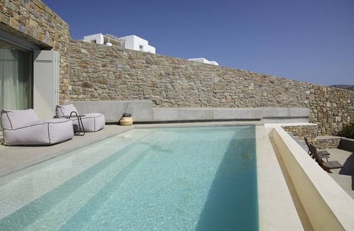 Xilokeratidi House | Wave18 Spacious,Luxurious,Contemporary,3 swimming pools,Gym,Spa,Sea View.