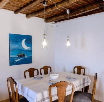 Avia House | Waveside Sanctuary - Luxurious Seastone Villa
