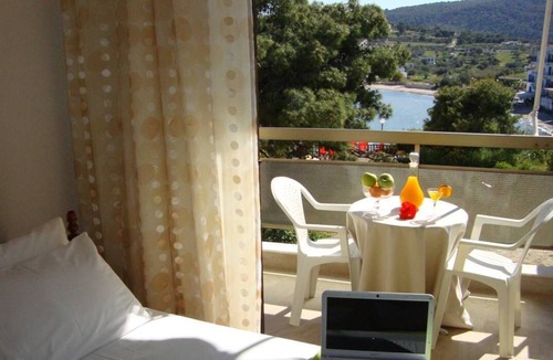 Agia Marina Bed & Breakfast | Welcome To Hotel Rachel
