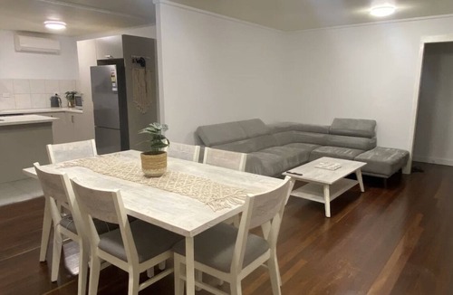 The Range House | Welcome to the heart of Central Queensland Australia!