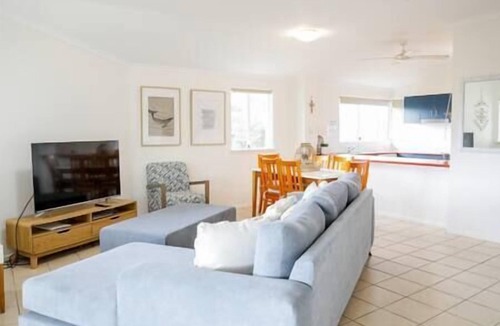 Point Lookout Apartment | Whale Watch Unit 15 - Spacious Beachfront Apartment