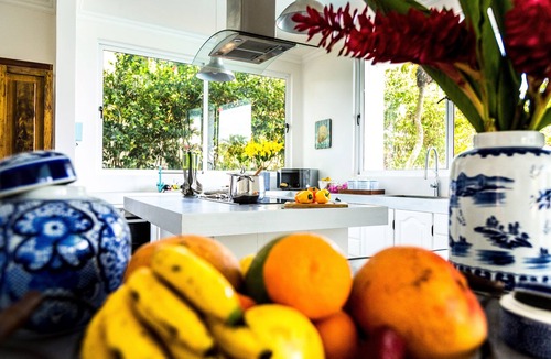 Tango Mar Villa | Whales view, beach house on Cliff Villamarunga