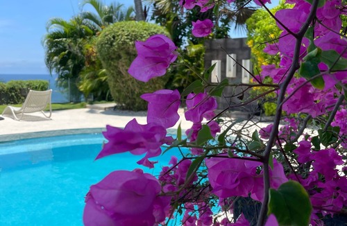 Tango Mar Villa | Whales view, beach house on Cliff Villamarunga