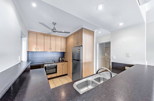 Airlie Beach Apartment | Whitsunday Beachfront Apartment on Broadwater