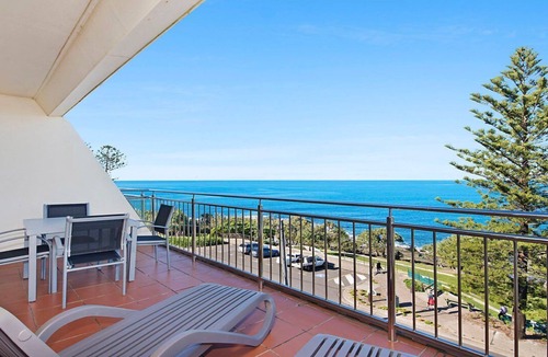 Kings Beach Apartment | Wickham Point Unit 5 Kings Beach QLD