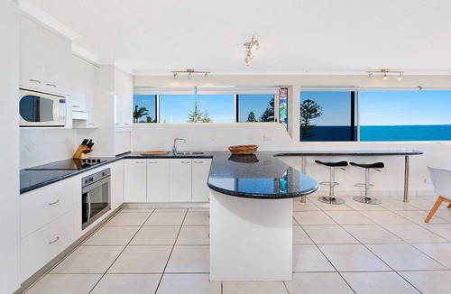 Kings Beach Apartment | Wickham Point Unit 6 Kings Beach QLD