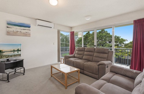 Golden Beach Apartment | Windbourne unit 4 Golden Beach QLD