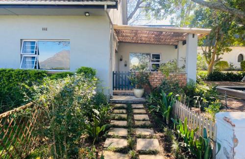 Stellenbosch Apartment | Winelands guest room