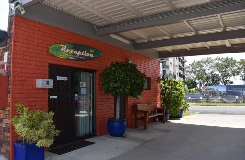 Maroochydore Hotel | Wunpalm Motel & Cabins - Late check-in available